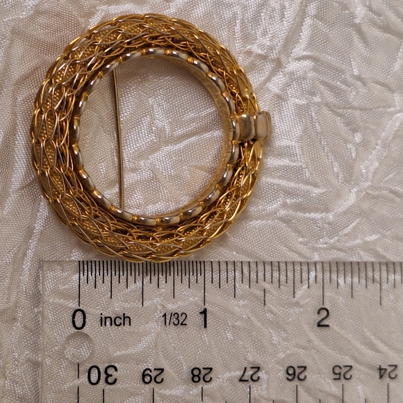 Vintage Kramer of New York Gold Tone Circle Brooch Pin Book Piece MCM - Picture 6 of 8